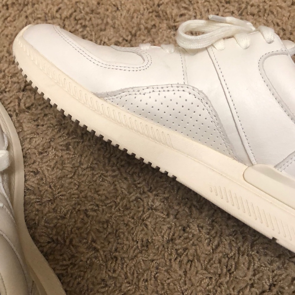 BRAND NEW EVERLANE WHITE SNEAKS!!!
